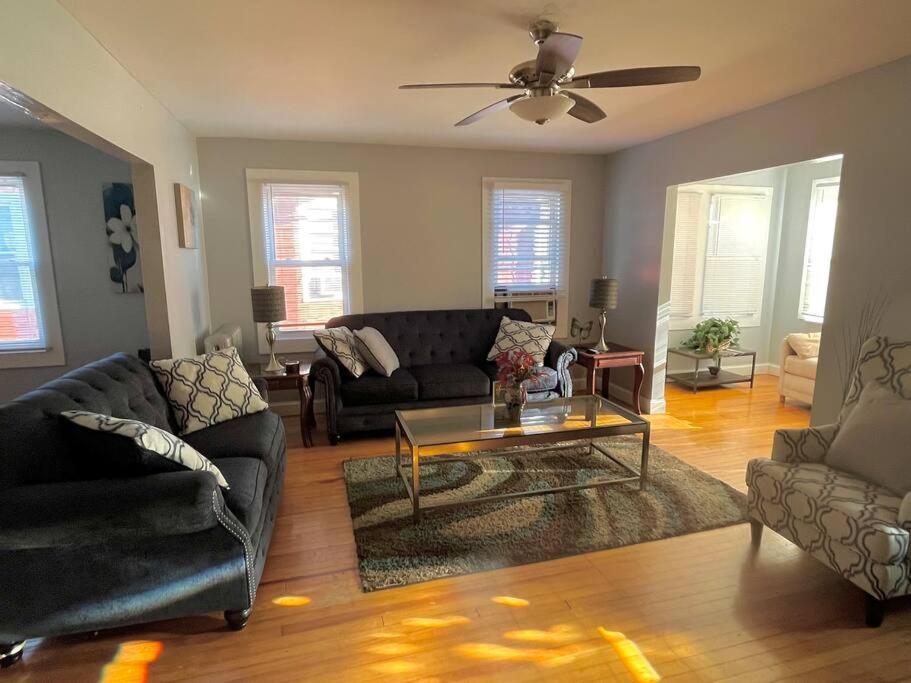 Three Bed One Bath Apt 25 Mins To Nyc Belleville Kültér fotó
