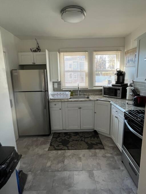 Three Bed One Bath Apt 25 Mins To Nyc Belleville Kültér fotó