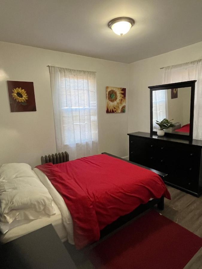 Three Bed One Bath Apt 25 Mins To Nyc Belleville Kültér fotó