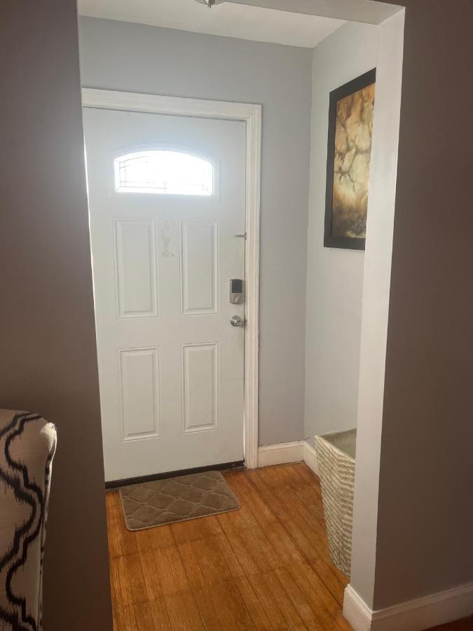 Three Bed One Bath Apt 25 Mins To Nyc Belleville Kültér fotó