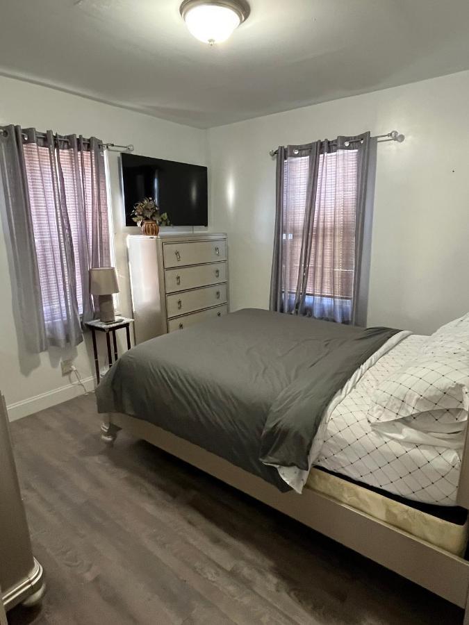 Three Bed One Bath Apt 25 Mins To Nyc Belleville Kültér fotó